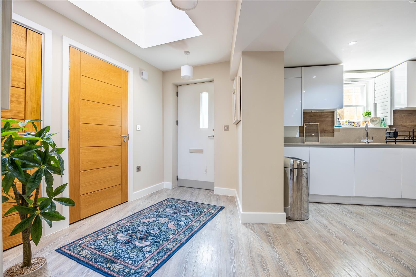 Hallway/Kitchen